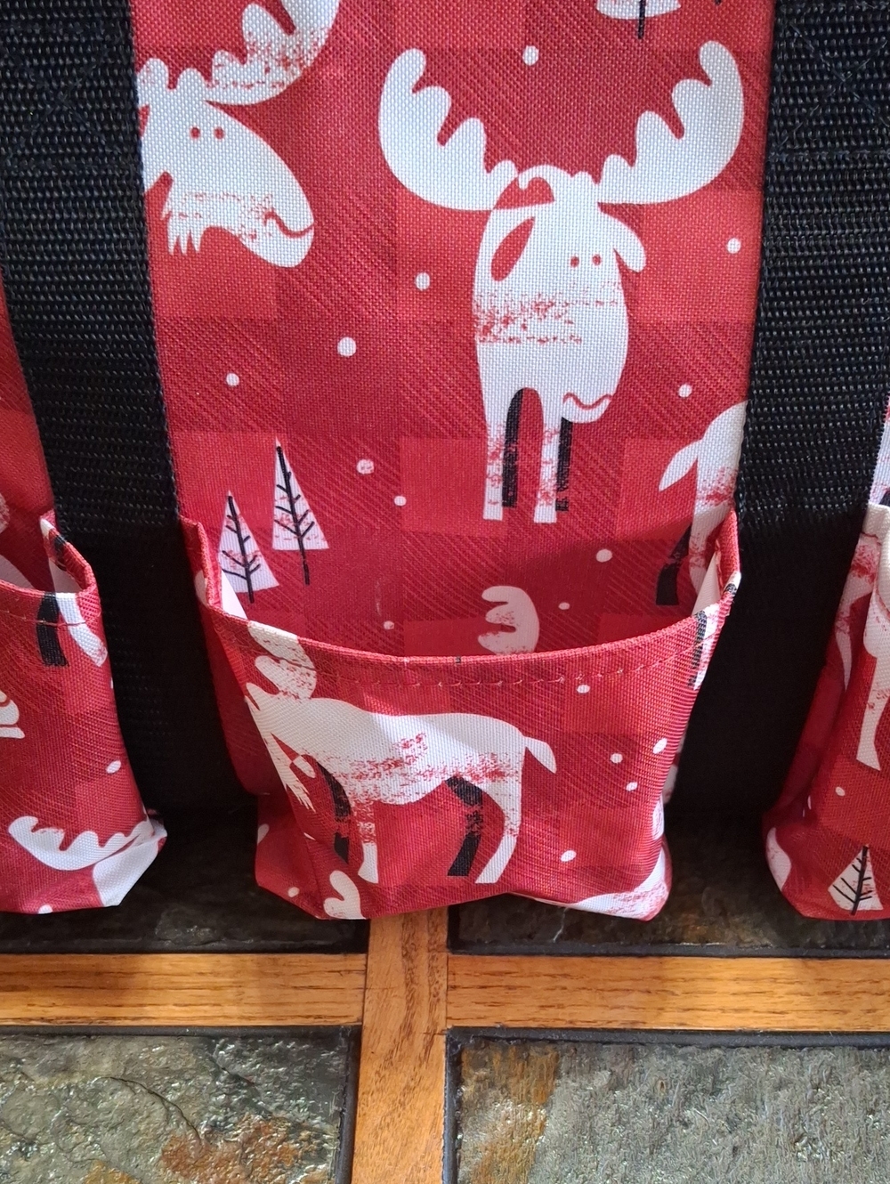 Thirty-one Red Moose Tote with Exterior Pockets - Picture 5 of 7